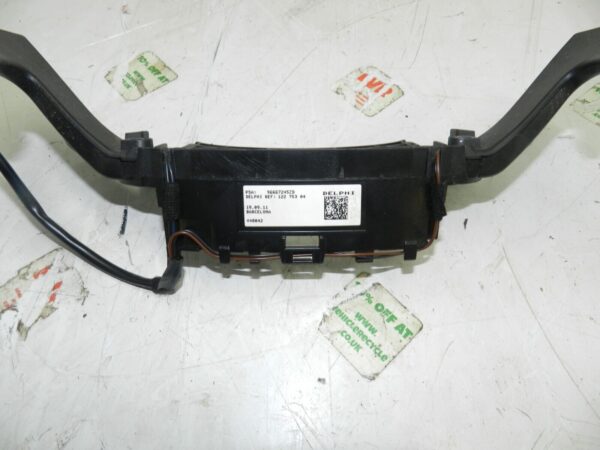 2012 CITROEN C4 VTS MK2 HATCHBACK. STEERING WHEEL GEAR SELECTOR PADDLES - Image 2