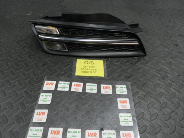 142 NISSAN MICRA K12 CONVERTIBLE C+C. DRIVER SIDE GRILLE AND INDICATOR