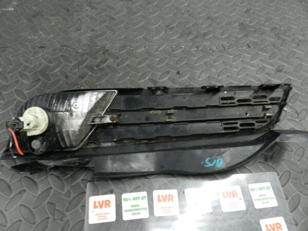 142 NISSAN MICRA K12 CONVERTIBLE C+C. DRIVER SIDE GRILLE AND INDICATOR - Image 3