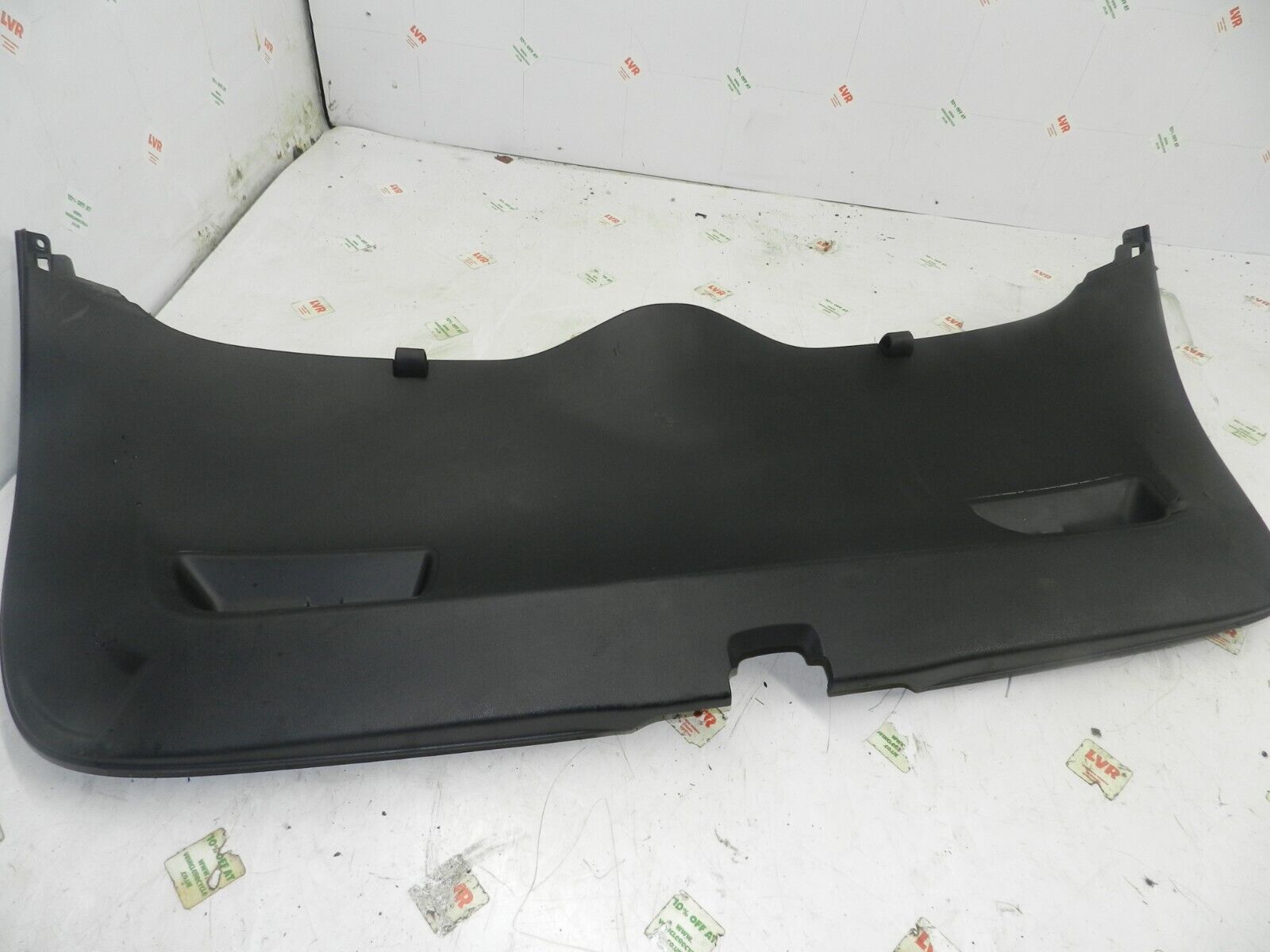 2012 CITROEN C4 VTS MK2 HATCHBACK. BOOT LID TAIL GATE PLASTIC TRIM - Image 2