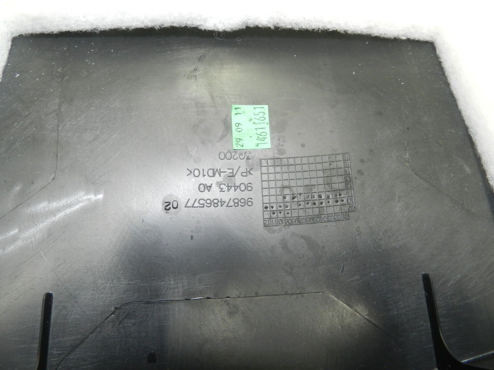 2012 CITROEN C4 VTS MK2 HATCHBACK. BOOT LID TAIL GATE PLASTIC TRIM - Image 4