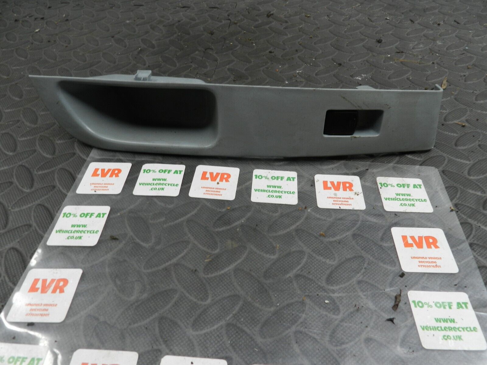 142 NISSAN MICRA K12 CONVERTIBLE C+C. DOOR HANDLE TRIM