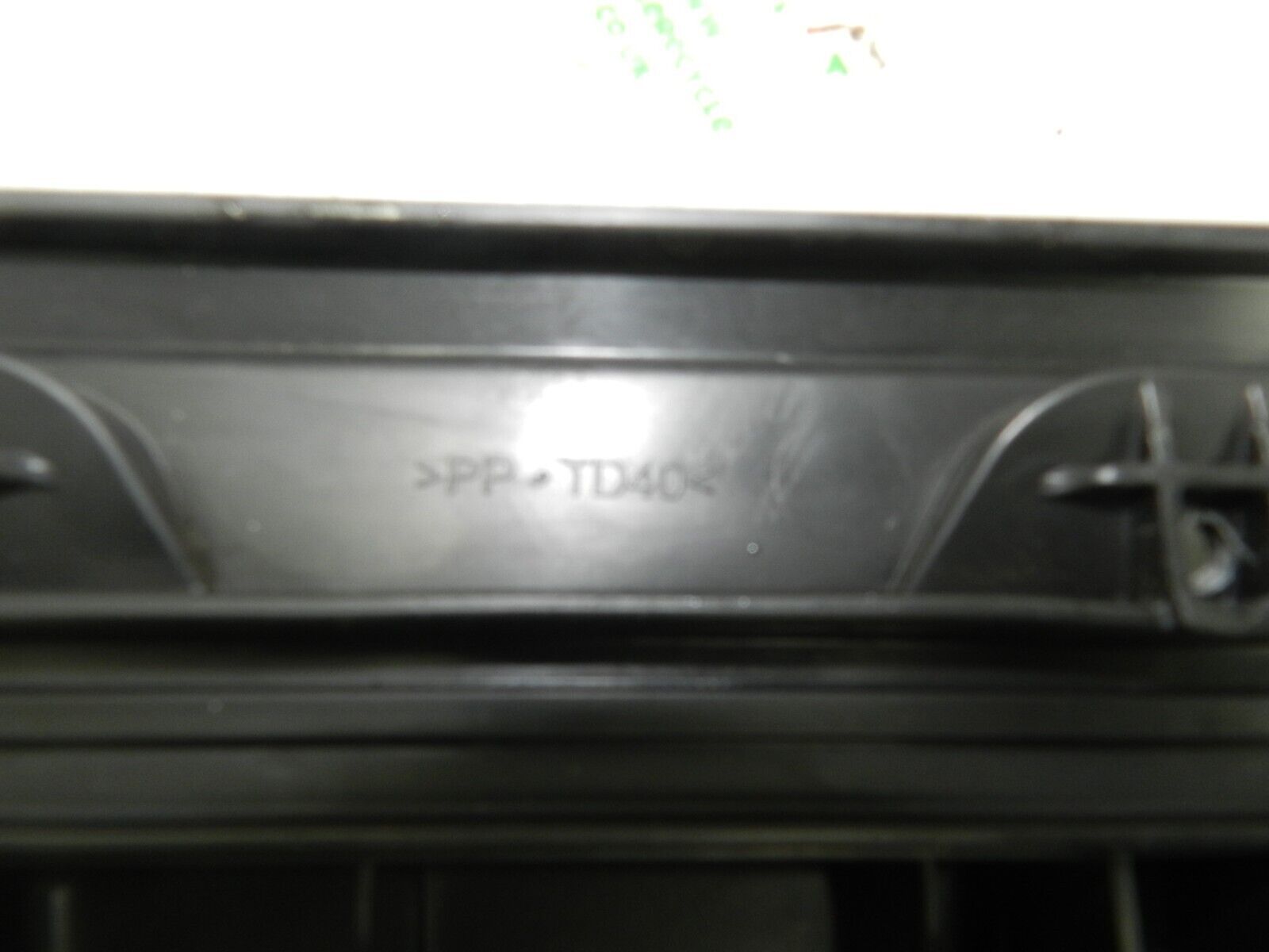 2012 CITROEN C4 VTS MK2 HATCHBACK. AIR FILTER HOUSING LID TOP - Image 3