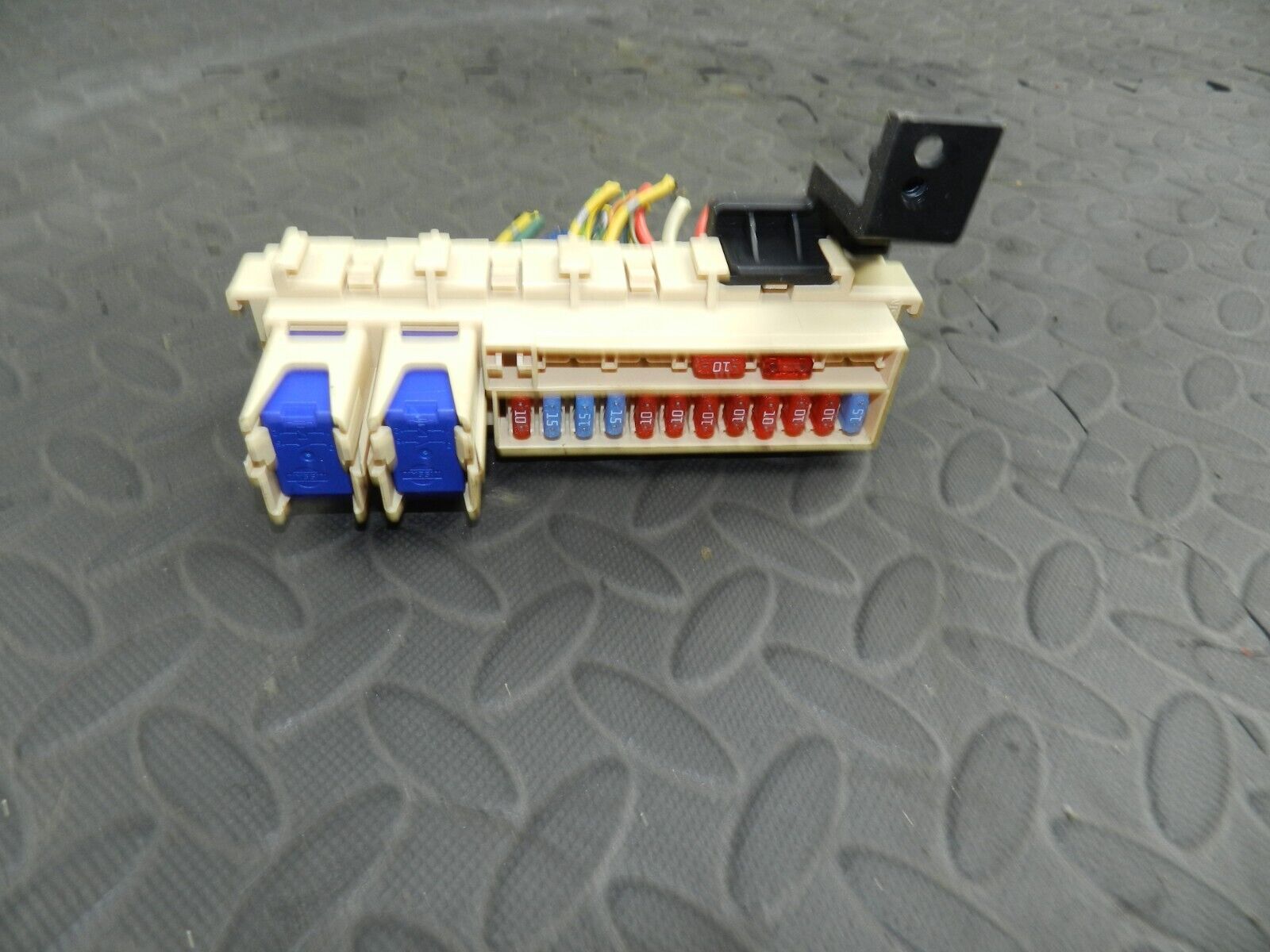 142 NISSAN MICRA K12 CONVERTIBLE C+C. FUSE BOX BOARD