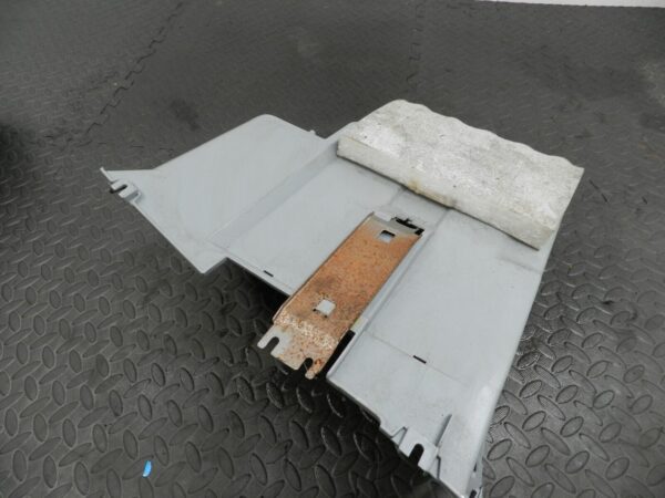142 NISSAN MICRA K12 CONVERTIBLE C+C. GLOVE BOX HOUSING 68520AX600 - Image 2