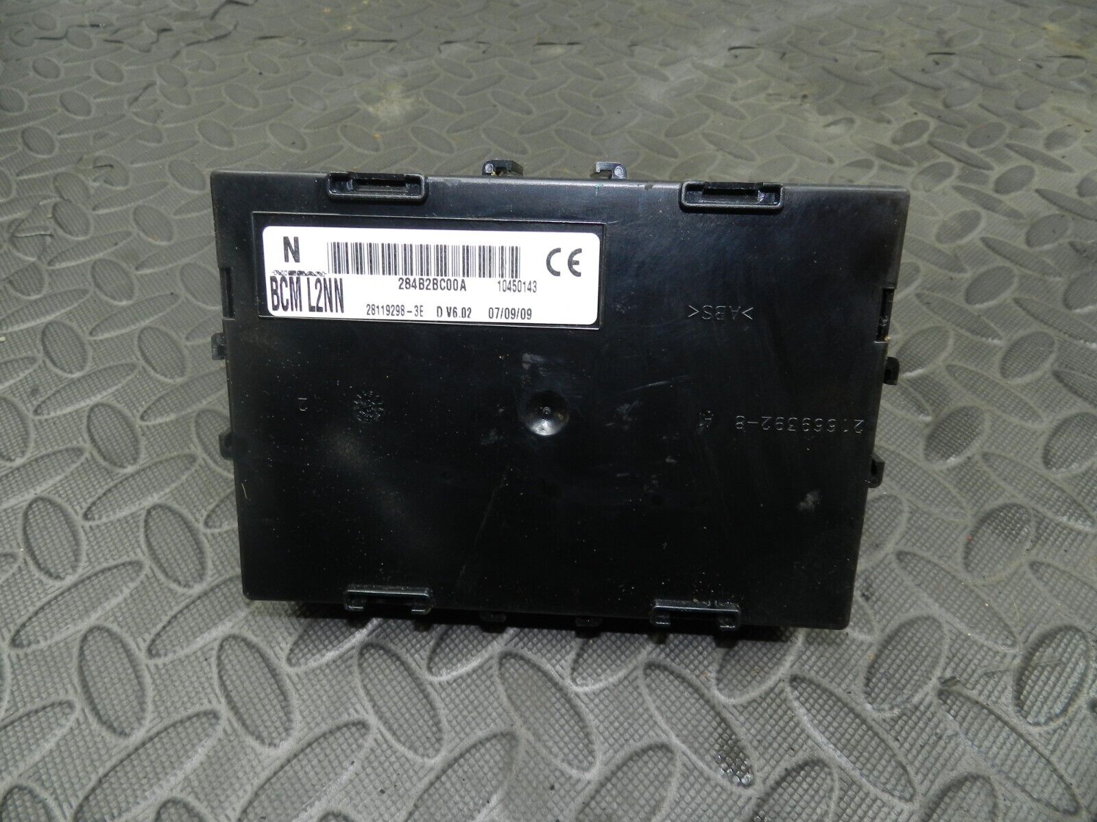 142 NISSAN MICRA K12 CONVERTIBLE C+C. BODY CONTROL MODULE 284B2BC00A