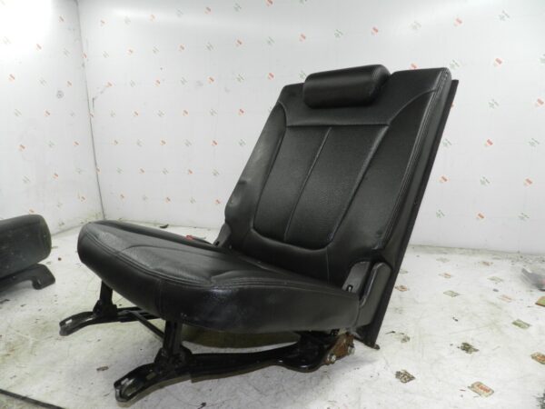 2010 MK2 2.2 CRDi Hyundai Santa Fe. REAR BENCH SEAT BLACK LEATHER 3RD ROW NEAR