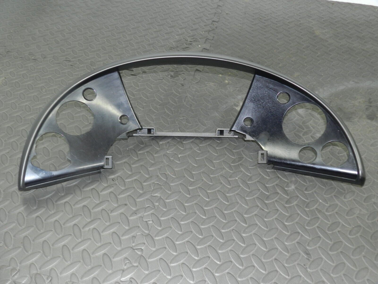 2008 HONDA CIVIC MK8. 2.2 DIESEL. SPEEDOMETER SURROUND TRIM