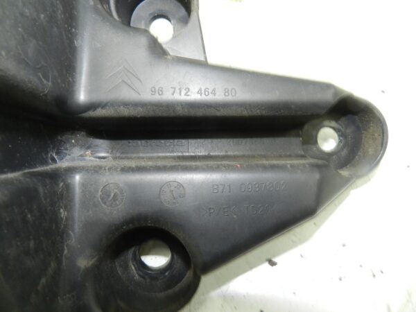2012 CITROEN C4 VTS MK2 HATCHBACK. DRIVER SIDE REAR BUMPER FRAME MOUNT - Image 3