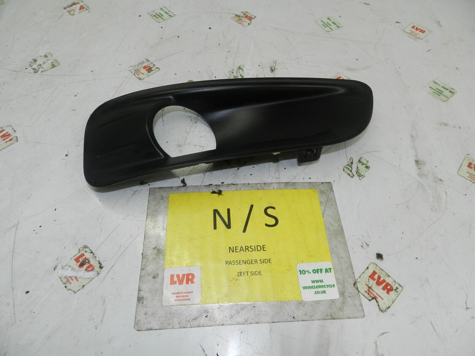 2012 CITROEN C4 VTS MK2 HATCHBACK FRONT BUMPER FOG LIGHT SURROUND PASSENGER SIDE