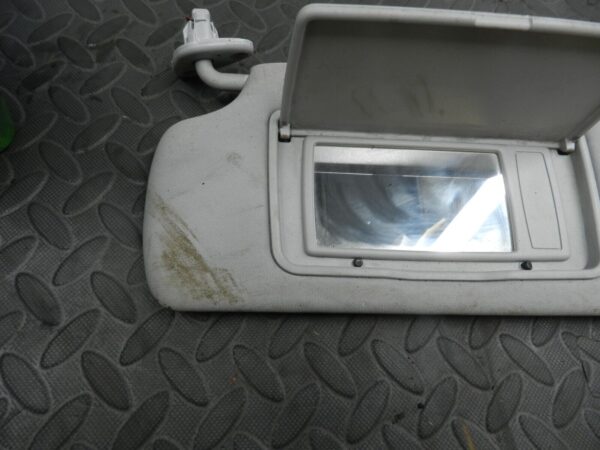 148 2007 HONDA CRV MK3. PASSENGER SIDE SUN VISOR - Image 3
