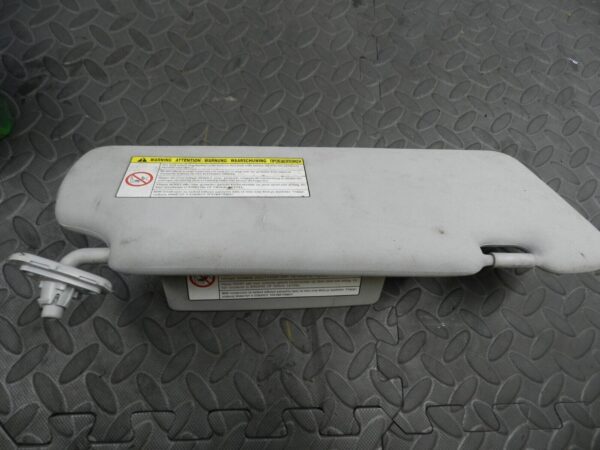 148 2007 HONDA CRV MK3. PASSENGER SIDE SUN VISOR - Image 4