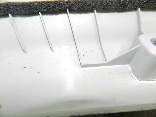 148 2007 HONDA CRV MK3. PASSENGER SIDE A PILLAR TRIM - Image 3
