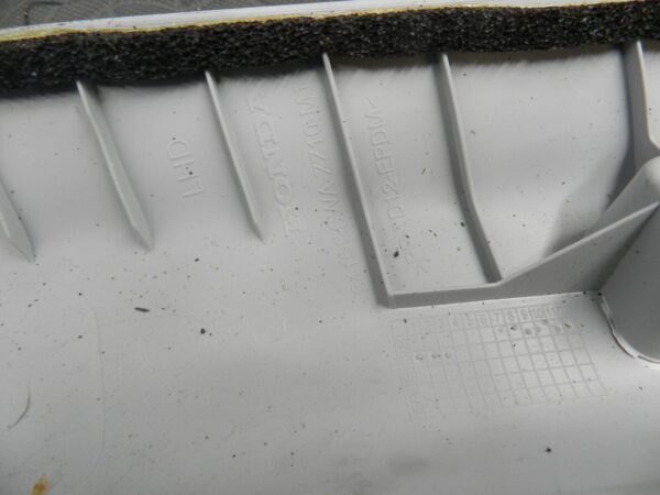 148 2007 HONDA CRV MK3. PASSENGER SIDE A PILLAR TRIM - Image 4