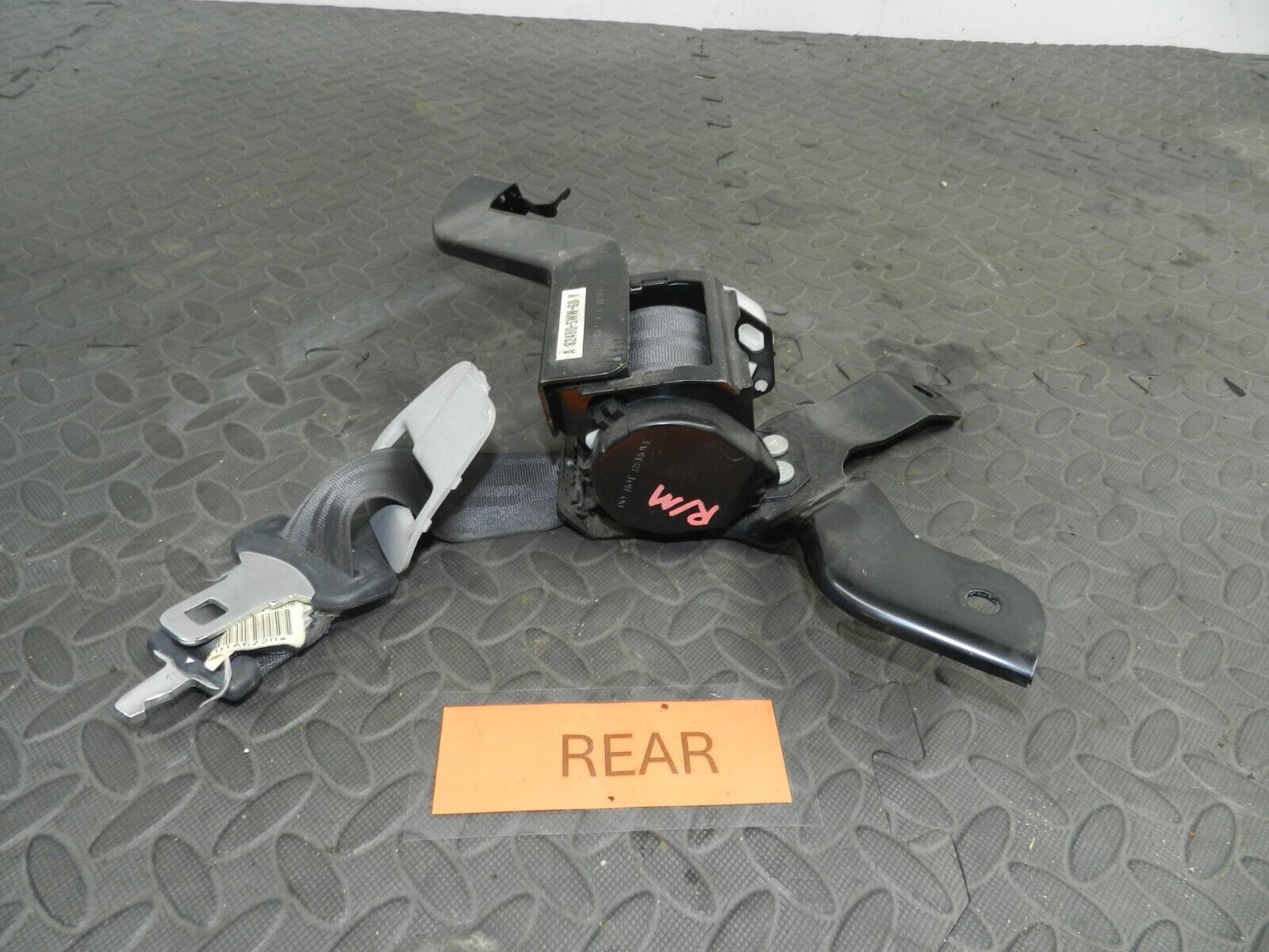 148 2007 HONDA CRV MK3. MIDDLE REAR SEAT BELT