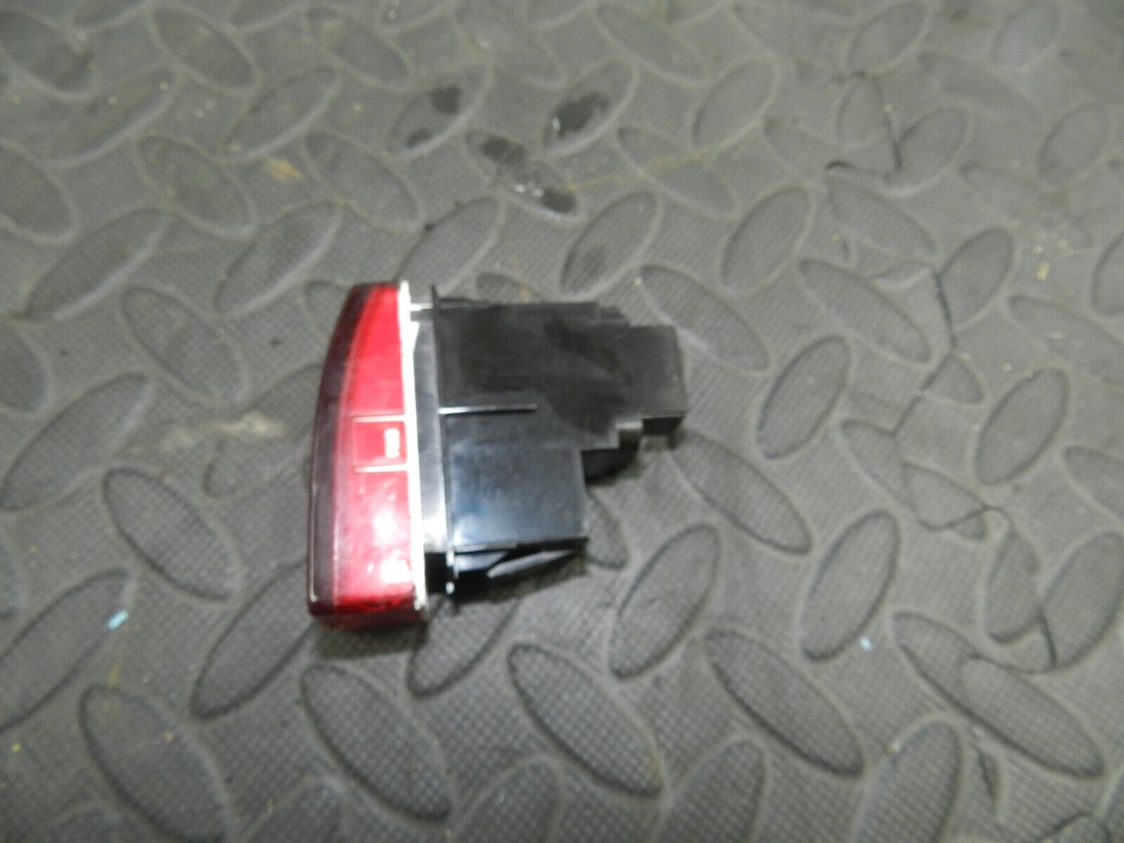 148 2007 HONDA CRV MK3. HAZARD SWITCH - Image 2