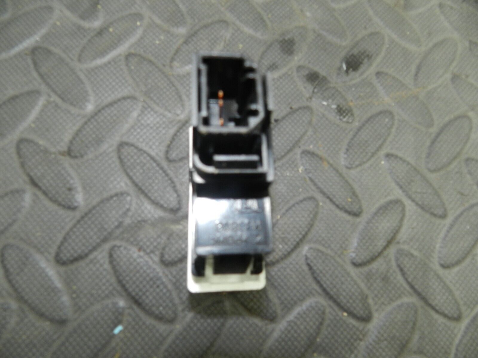 148 2007 HONDA CRV MK3. HAZARD SWITCH - Image 4