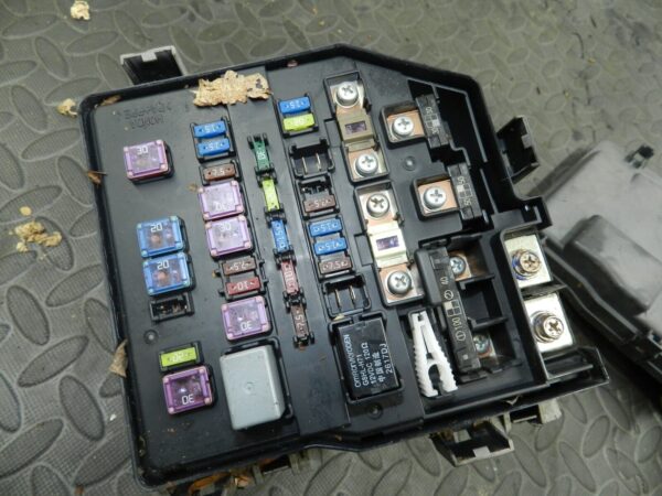 148 2007 HONDA CRV MK3. FUSE BOX BOARD - Image 3