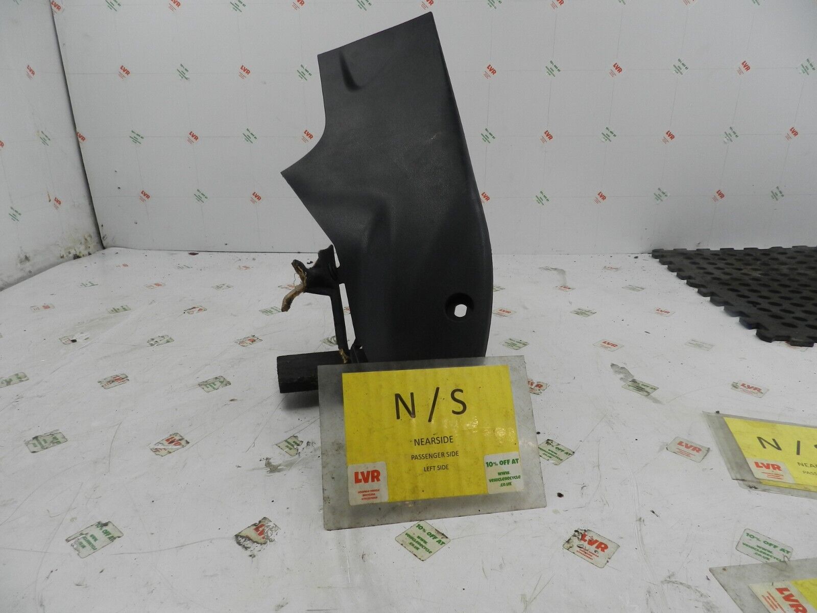 2012 CITROEN C4 VTS MK2 HATCHBACK. PASSENGER SIDE REAR SEAT SIDE PANEL