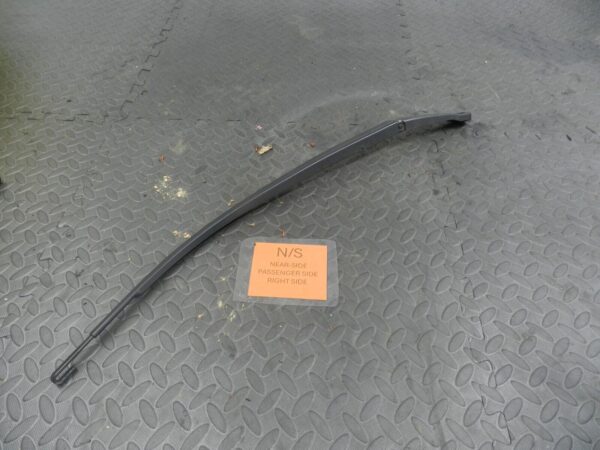 148 2007 HONDA CRV MK3. PASSENGER SIDE WIPER ARM