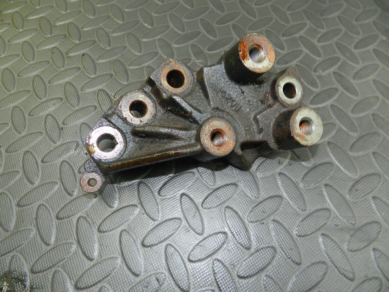 148 2007 HONDA CRV MK3. ENGINE MOUNT