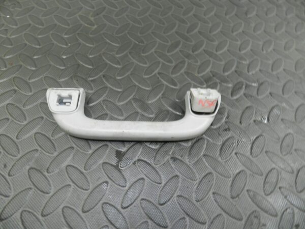 148 2007 HONDA CRV MK3. PASSENGER SIDE REAR GRAB HANDLE - Image 2
