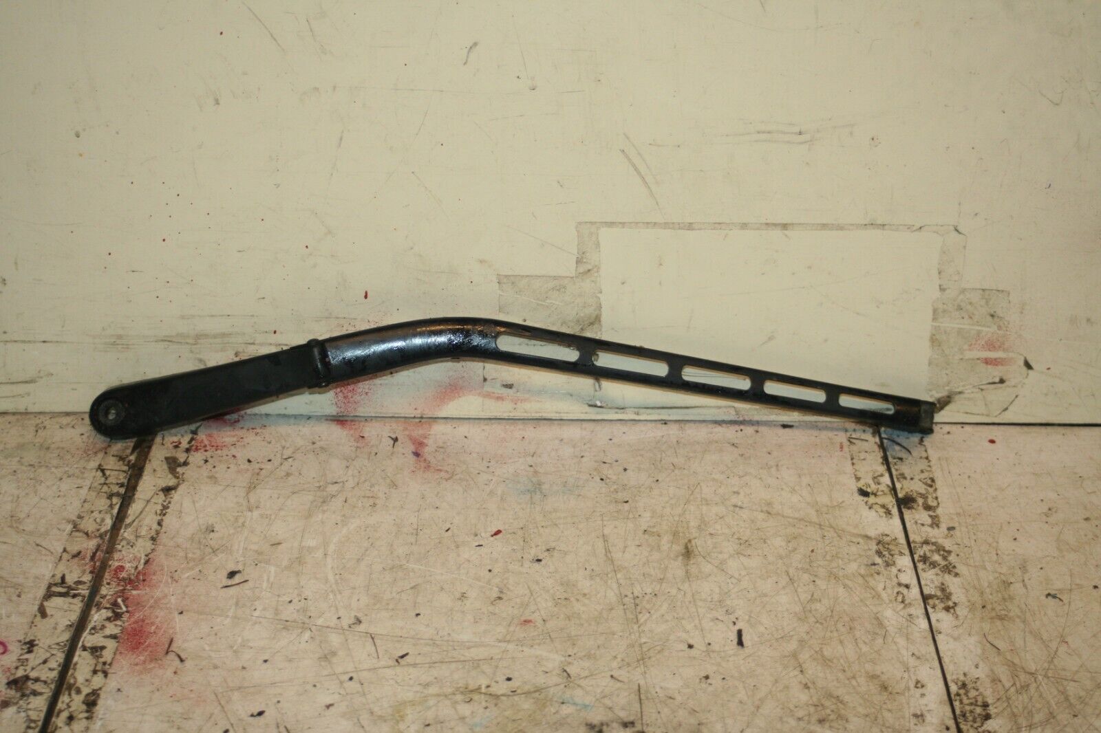2006 MERCEDES BENZ C CLASS W203. WIPER ARM