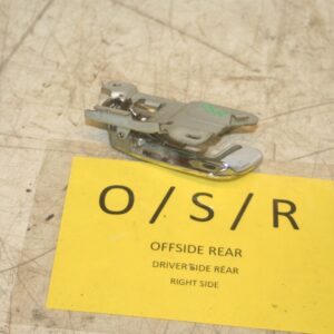 1994 MITSUBISHI PAJERO SHOGUN. DRIVER SIDE FRONT DOOR HANDLE