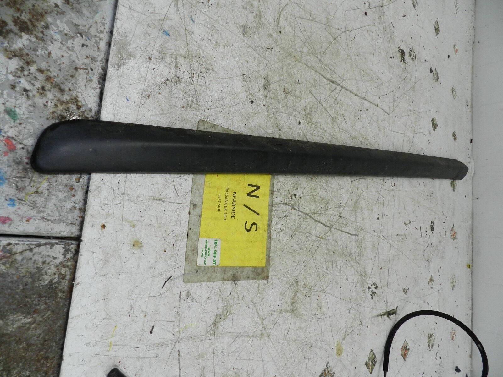 (135) 2003 CITROEN C3 PLURIEL CONVERTIBLE. PASSENGER SIDE EXTERNAL DOOR TRIM