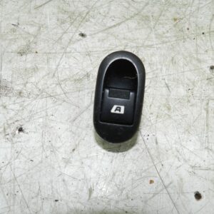 (135) 2003 CITROEN C3 PLURIEL CONVERTIBLE. WINDOW SWITCH