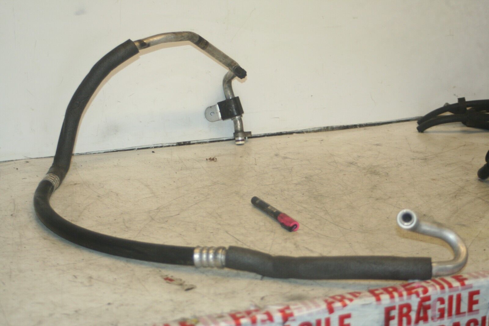 2005 MERCEDES S CLASS W220. AIR CON PIPE - Image 3
