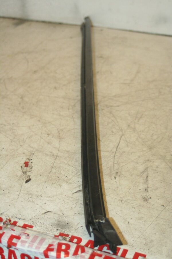 2005 MERCEDES S CLASS W220. DRIVER SIDE WINDSCREEN TRIM - Image 3