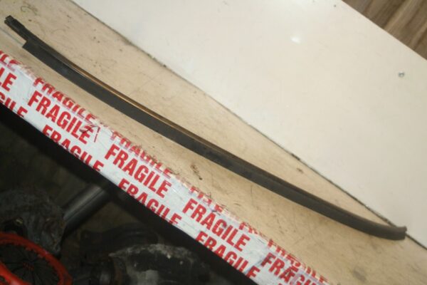 2005 MERCEDES S CLASS W220. LOWER REAR SCREEN TRIM