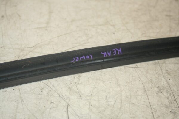 2005 MERCEDES S CLASS W220. LOWER REAR SCREEN TRIM - Image 3