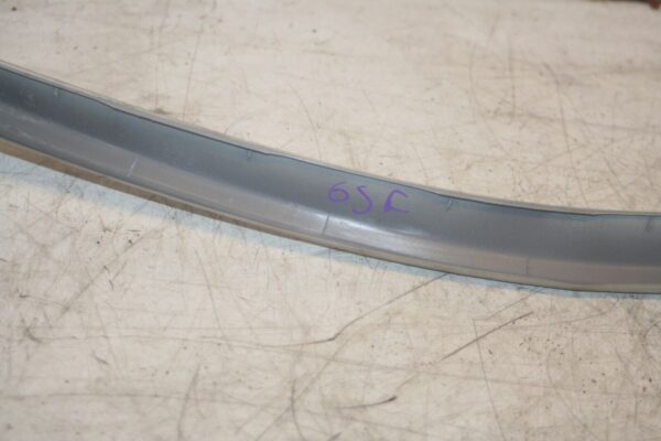 2005 MERCEDES S CLASS W220. DRIVER SIDE REAR DOOR SURROUND TRIM - Image 3