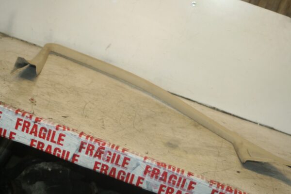 2005 MERCEDES S CLASS W220. PASSENGER SIDE FRONT DOOR SURROUND TRIM