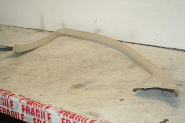 2005 MERCEDES S CLASS W220. PASSENGER SIDE FRONT DOOR SURROUND TRIM - Image 2