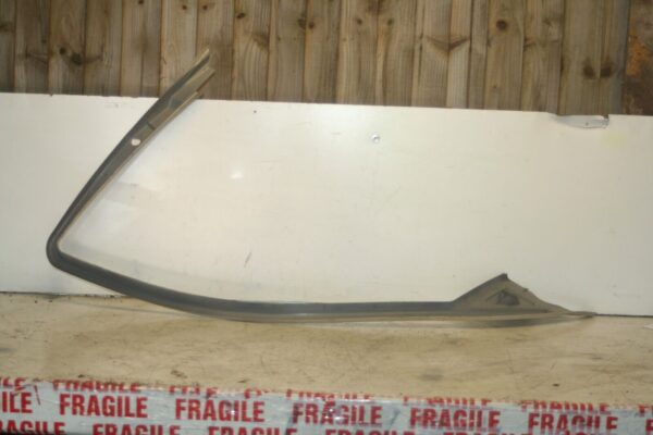 2005 MERCEDES S CLASS W220. PASSENGER SIDE FRONT DOOR SURROUND TRIM - Image 3