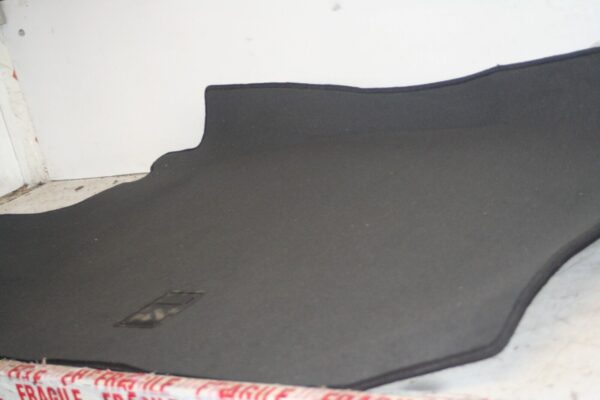 2005 MERCEDES S CLASS W220. BOOT CARPET TRIM - Image 2