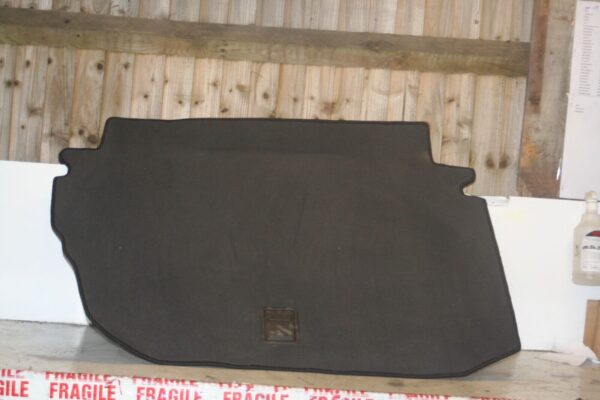 2005 MERCEDES S CLASS W220. BOOT CARPET TRIM - Image 3