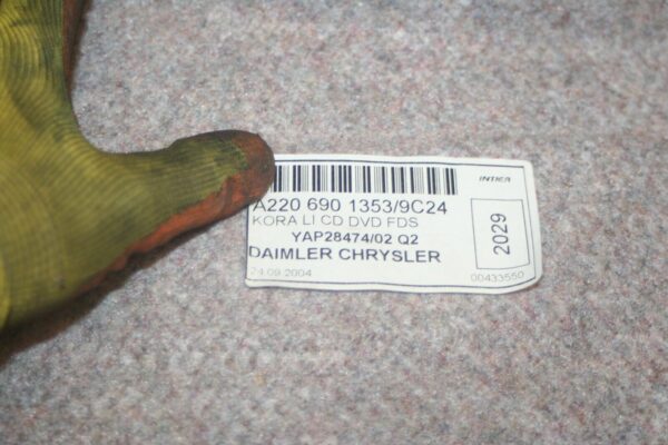 2005 MERCEDES S CLASS W220. BOOT TRUNK SIDE CARPET PANEL A2206901353 - Image 4