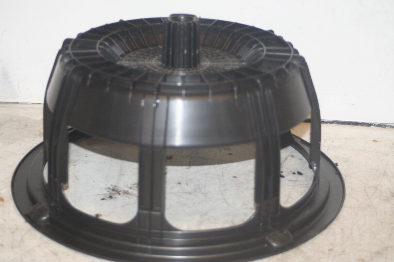 2005 MERCEDES S CLASS W220. SPARE WHEEL HOLD DOWN - Image 3