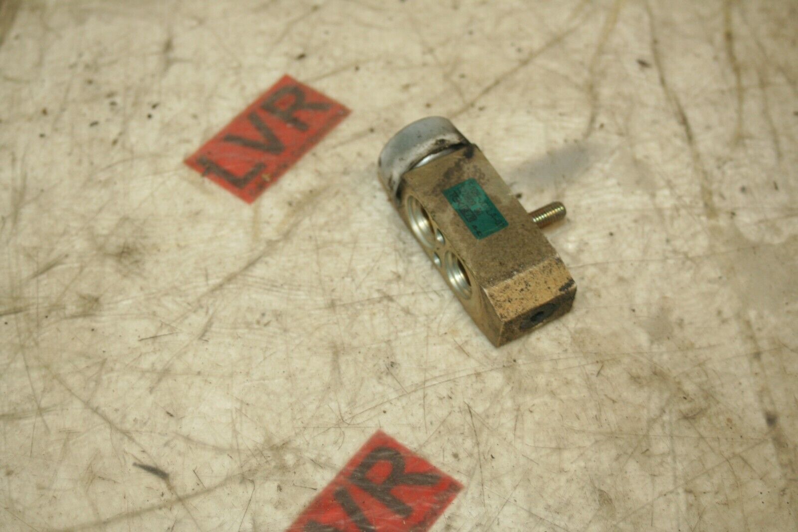 2009 KIA SORENTO. AIR CON PIPE CONNECTOR - Image 2