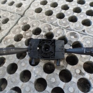 2003 LAND ROVER DISCOVERY. WIPER + INDICATOR STALKS.
