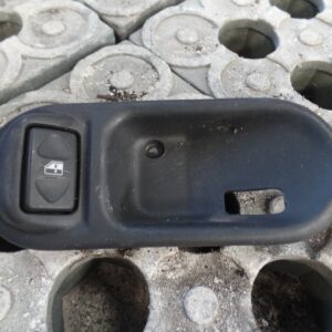 2003 LAND ROVER DISCOVERY. REAR WINDOW SWITCH.
