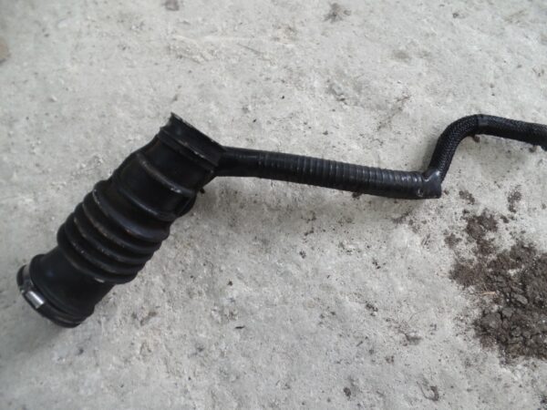 2003 LAND ROVER DISCOVERY. INTAKE PIPE WITH CRANK CASE BREATHER. - Image 2