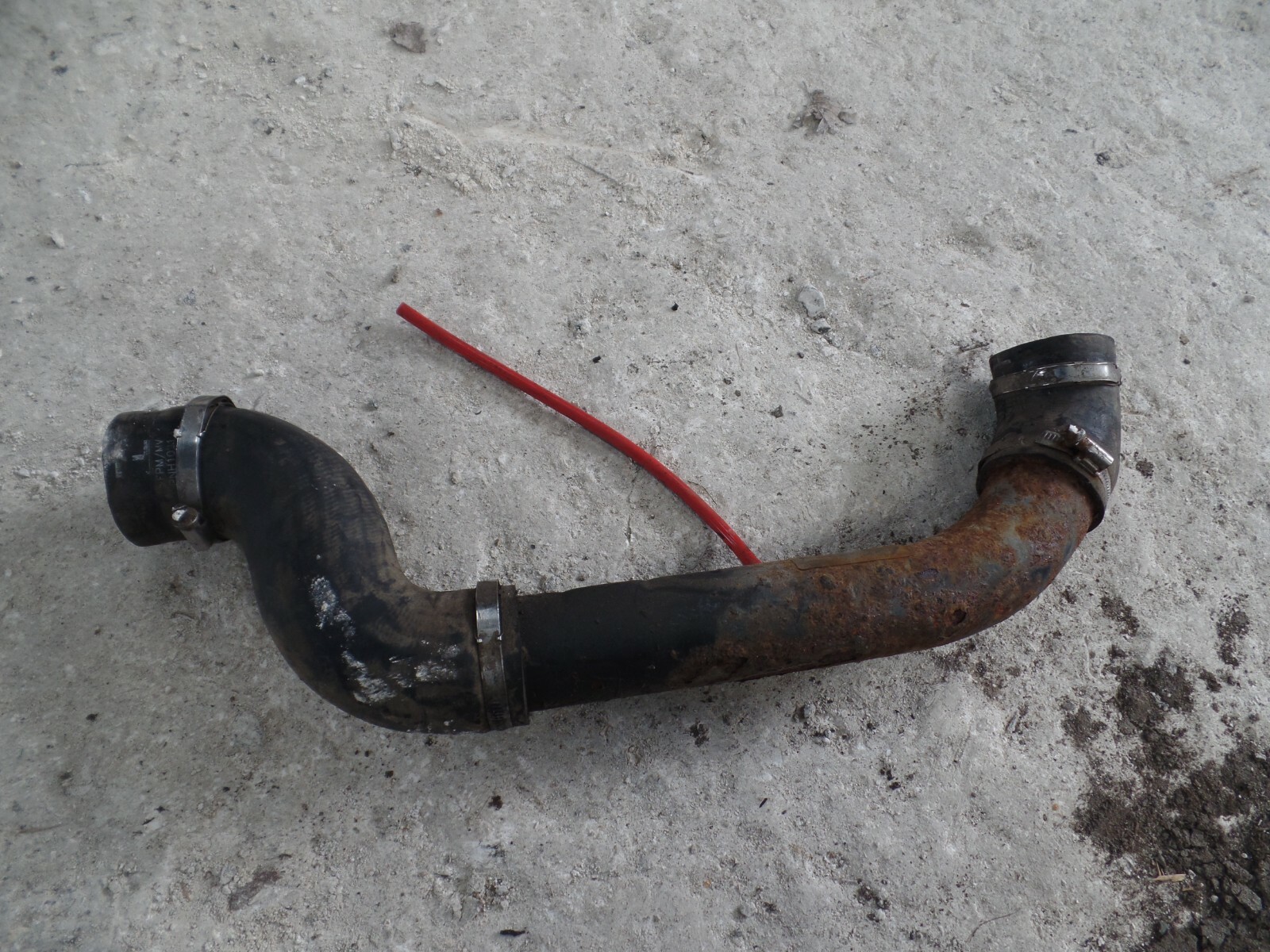 2003 LAND ROVER DISCOVERY. BOOST CHARGE PIPE METAL.