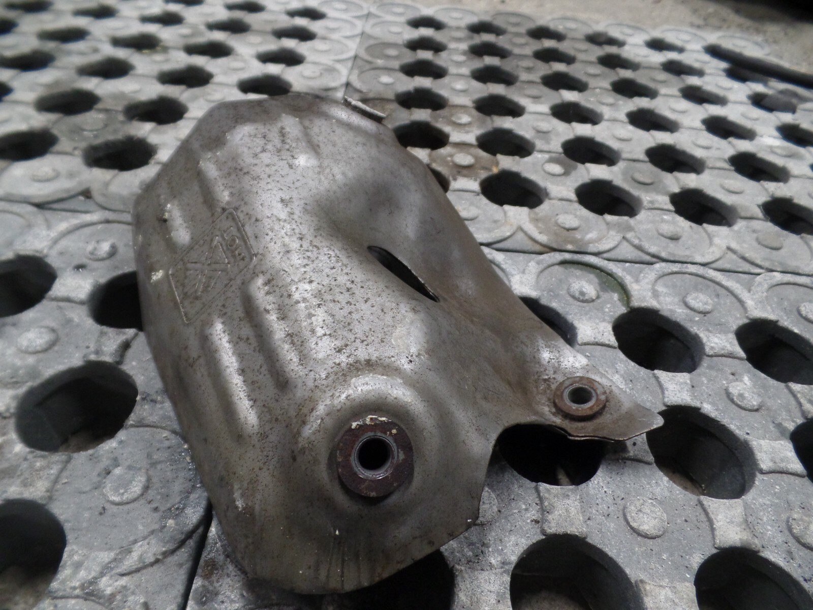 2010 HYUNDAI SANTA FE 2.2 DIESEL AUTOMATIC. HEAT SHIELD MANIFOLD.