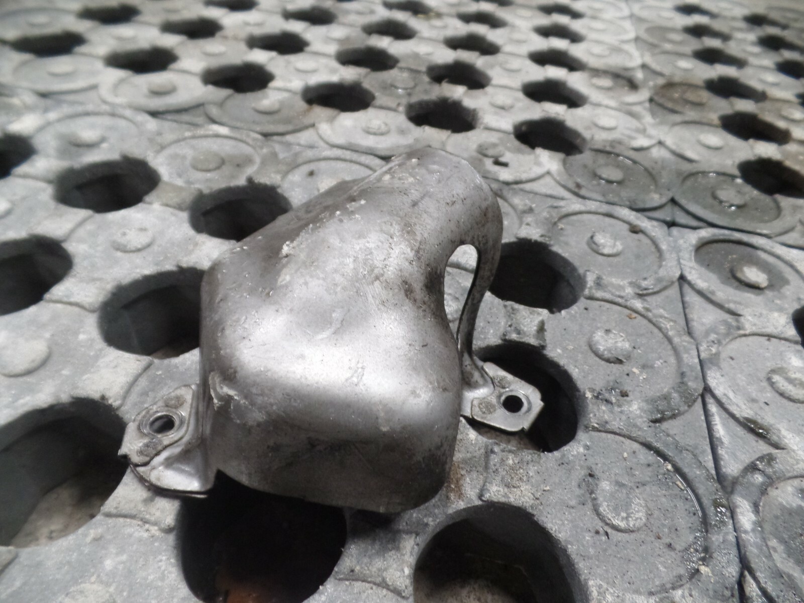 2010 HYUNDAI SANTA FE 2.2 DIESEL AUTOMATIC. HEAT SHIELD MANIFOLD.