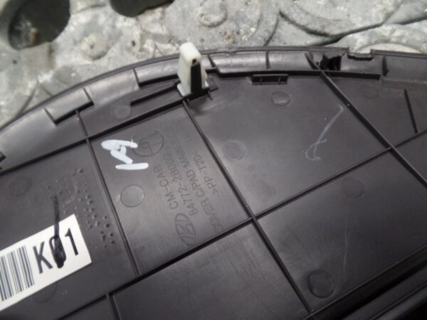 2010 HYUNDAI SANTA FE 2.2 DIESEL AUTOMATIC. DASHBOARD END TRIM. - Image 3